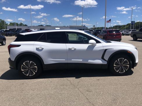 Used 2024 Chevrolet Blazer EV LT AWD/4WD image 12