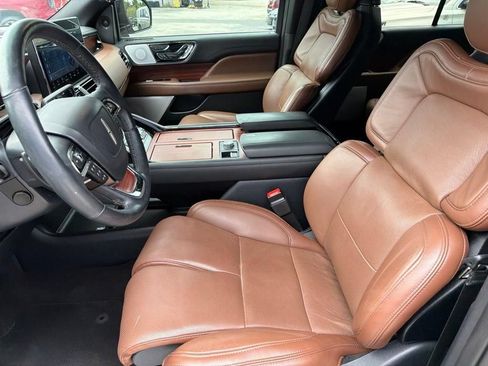 Used 2024 Lincoln Navigator Reserve AWD/4WD image 11