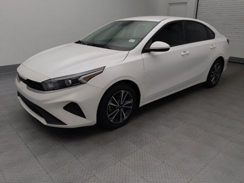 Used 2023 Kia Forte LXS FWD image 2