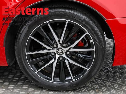 Used 2021 Toyota Camry SE w/ Cold Weather Package image 32