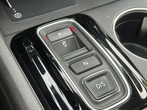 Used 2025 Honda Pilot Elite image 22