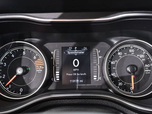 Used 2020 Jeep Cherokee Latitude Plus AWD/4WD image 27