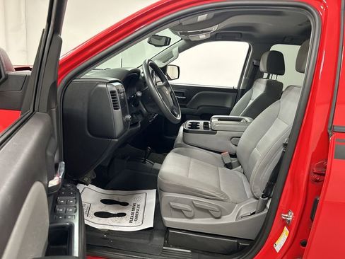 Used 2018 Chevrolet Silverado 1500 Custom w/ Custom Value Package image 9