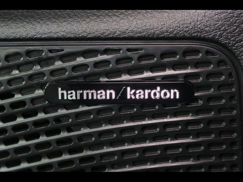 New 2026 Chrysler Pacifica Limited w/ Uconnect Theater Family Group image 24