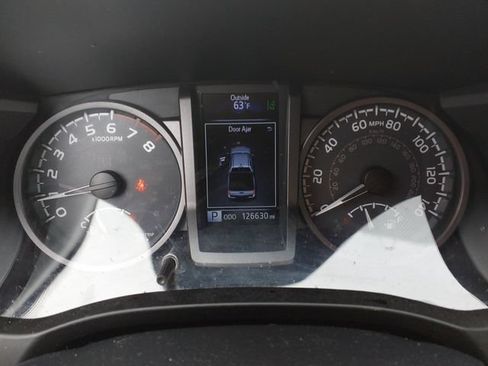 Used 2018 Toyota Tacoma TRD Sport w/ Technology Package AWD/4WD image 14