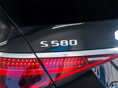 Used 2023 Mercedes-Benz S 580 4MATIC Sedan w/ Warmth & Comfort Package image 24