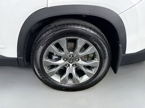 Certified 2025 Toyota Grand Highlander AWD Hybrid image 38