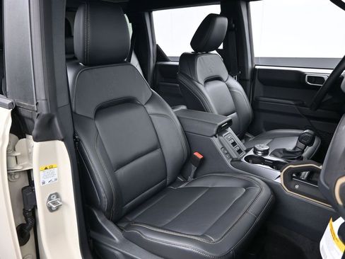 New 2026 Ford Bronco Badlands w/ Sasquatch Package AWD/4WD image 39
