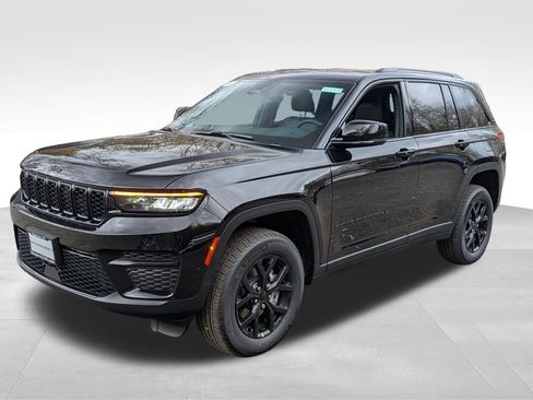 New 2025 Jeep Grand Cherokee Altitude image 7