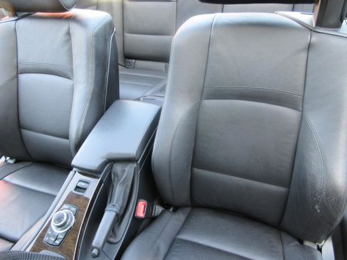 Used 2013 BMW 335i Convertible image 13