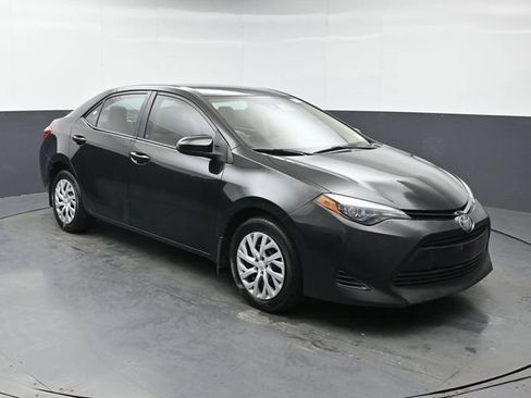 Used 2017 Toyota Corolla LE w/ Carpet Mat Package (TMS) FWD image 1
