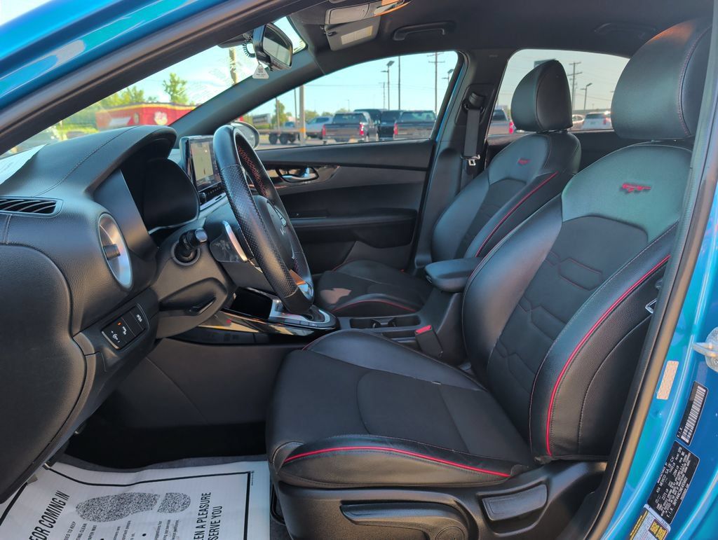 Used 2022 Kia Forte GT w/ GT Technology Package FWD image 8