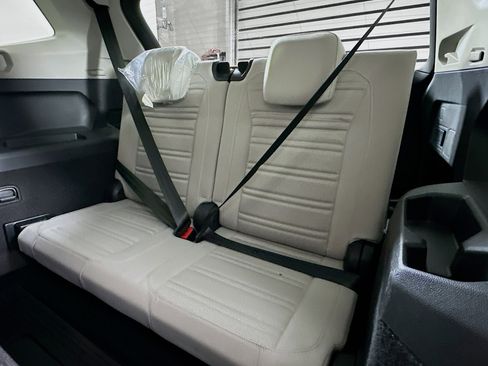 Used 2022 Volkswagen Tiguan S image 26