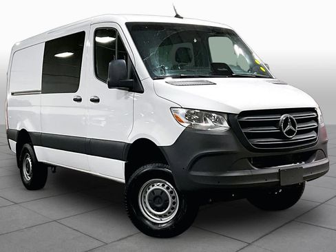 Used 2025 Mercedes-Benz Sprinter 2500 image 3