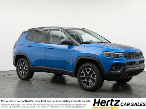 Used 2025 Jeep Compass Trailhawk AWD/4WD image 1