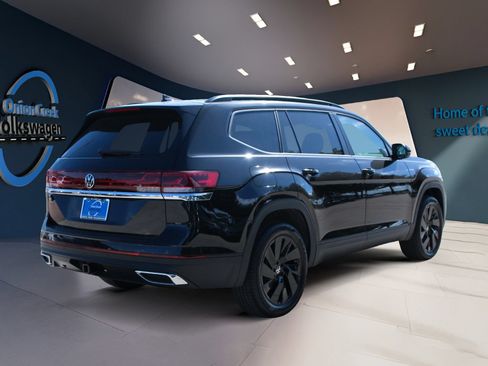 Certified 2026 Volkswagen Atlas SE FWD image 5