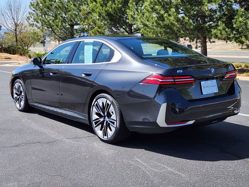 Used 2025 BMW i5 eDrive40i w/ Premium Package RWD image 6