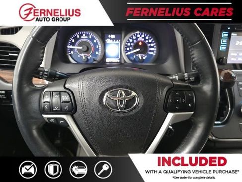 Used 2017 Toyota Sienna Limited Premium image 26