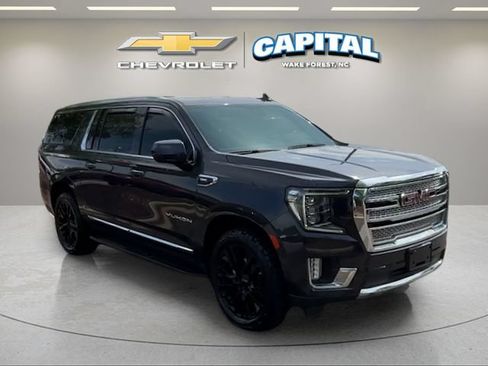 Used 2023 GMC Yukon XL SLT AWD/4WD image 7