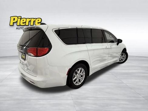 Used 2023 Chrysler Voyager LX FWD image 8