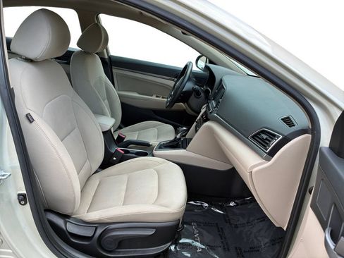 Used 2017 Hyundai Elantra Value Edition FWD image 18