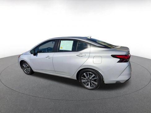 Used 2025 Nissan Versa SV FWD image 10