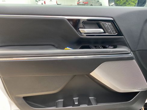 New 2025 GMC Sierra EV Denali image 8