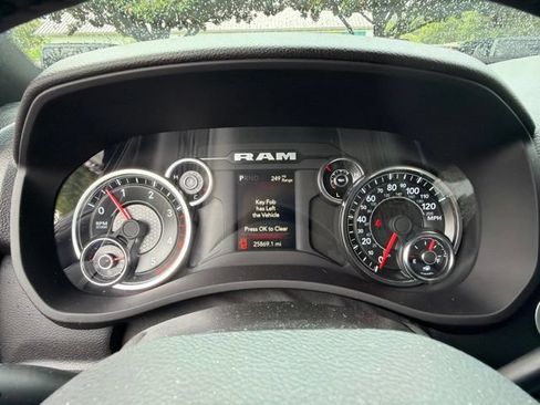 Used 2024 RAM 2500 Big Horn w/ Night Edition AWD/4WD image 26