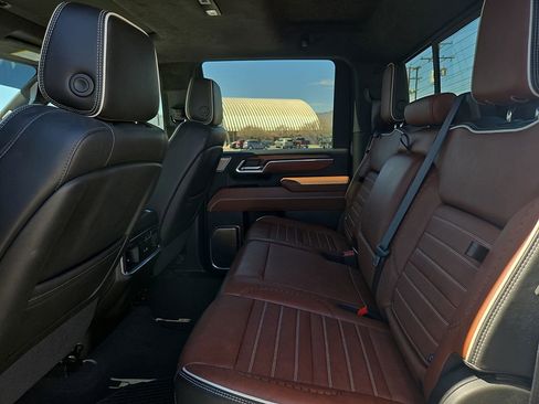 Used 2025 GMC Sierra 2500 Denali Ultimate image 10