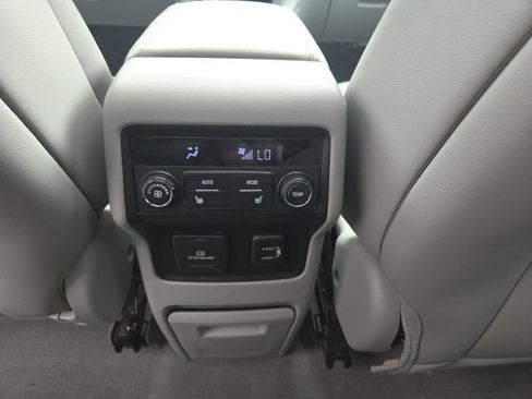 Used 2019 GMC Acadia SLT AWD/4WD image 27
