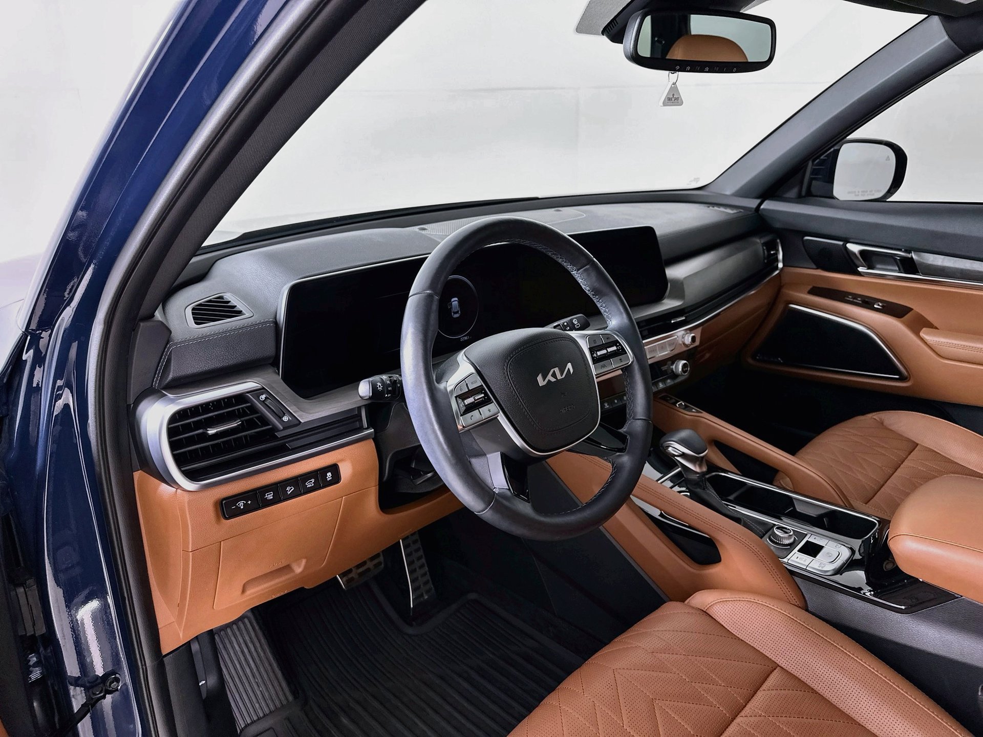 Used 2023 Kia Telluride SX X-Line AWD/4WD image 10