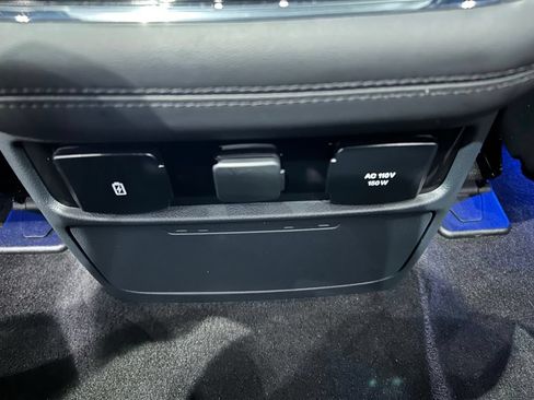 Used 2024 Lincoln Navigator Reserve w/ Equipment Group 201A AWD/4WD image 40