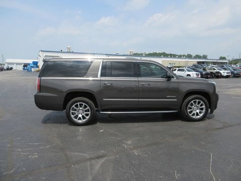 Used 2019 GMC Yukon XL Denali w/ Open Road Package RWD image 2