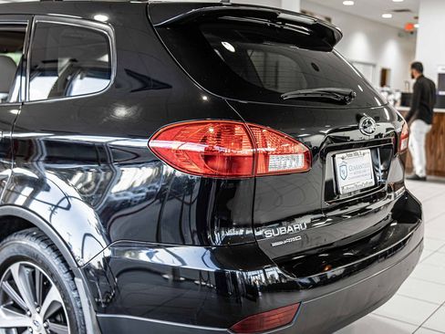 Used 2010 Subaru Tribeca Limited image 16