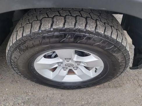 Used 2019 RAM 1500 Classic SLT AWD/4WD image 38