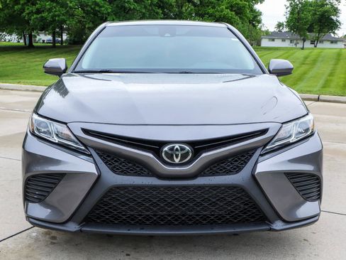 Used 2020 Toyota Camry SE FWD image 16