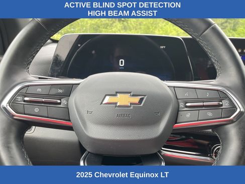 Used 2025 Chevrolet Equinox LT FWD image 9