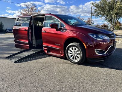 Used 2018 Chrysler Pacifica Touring-L