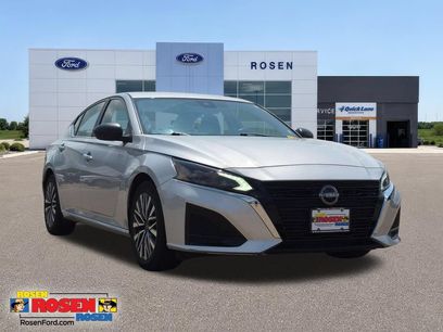Used 2024 Nissan Altima 2.5 SV
