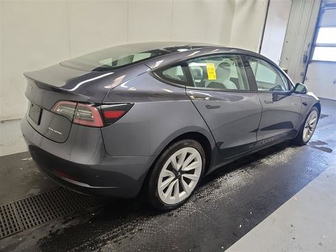 Used 2022 Tesla Model 3 Long Range image 2