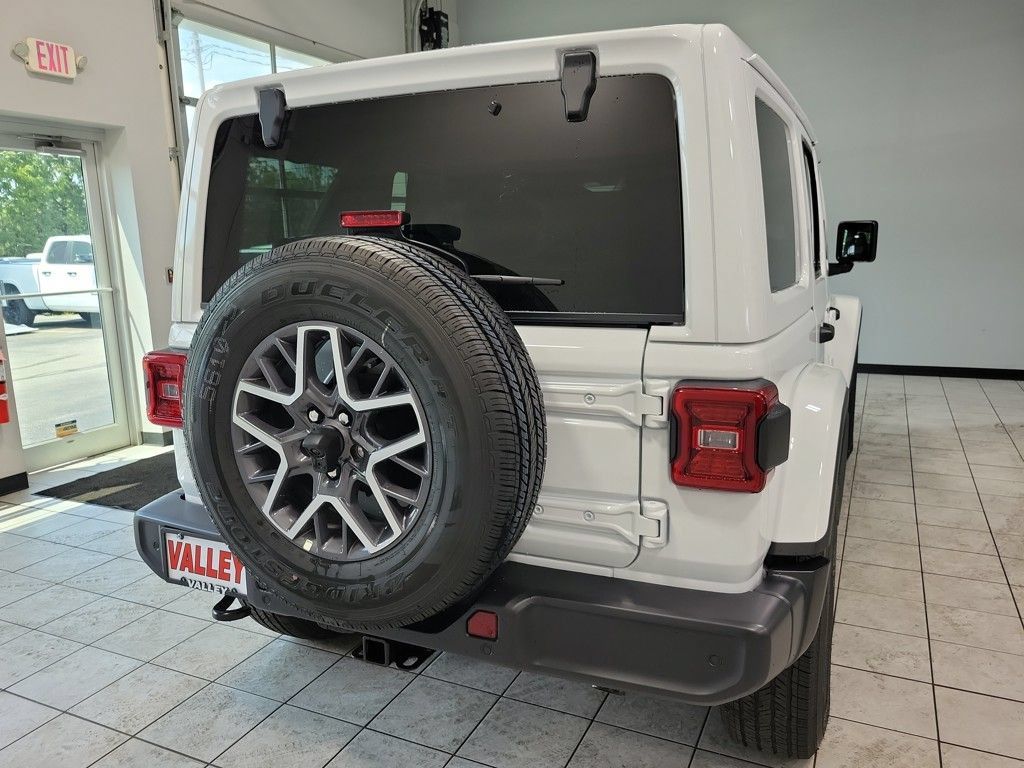 New 2025 Jeep Wrangler Unlimited Sahara AWD/4WD image 27