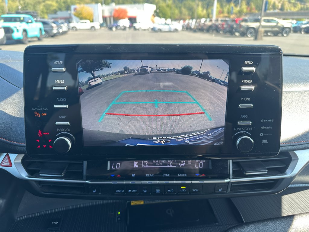 Used 2022 Toyota Sienna XSE w/ XSE Plus Package FWD image 17