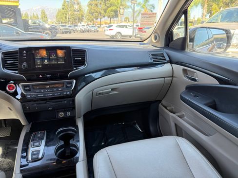 Used 2019 Honda Pilot Touring image 25