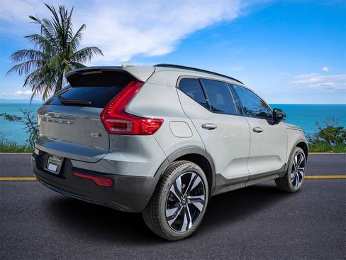 New 2025 Volvo XC40 B5 Plus w/ Climate Package image 3