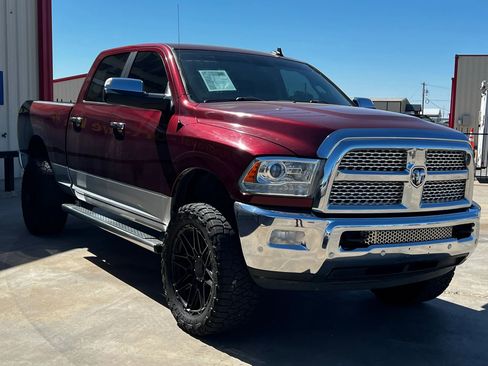 Used 2018 RAM 2500 Laramie AWD/4WD image 2
