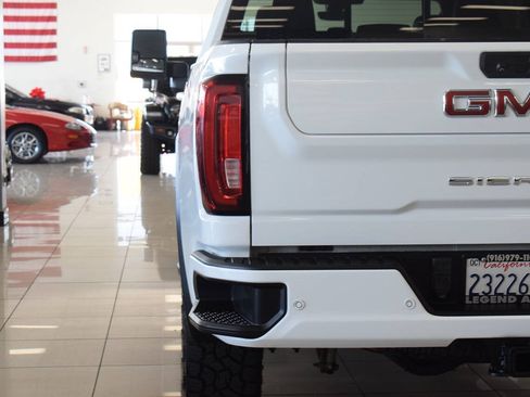 Used 2020 GMC Sierra 2500 AT4 w/ AT4 Premium Package AWD/4WD image 12