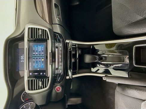 Used 2017 Honda Accord EX image 15