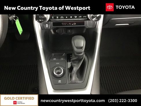 Used 2020 Toyota RAV4 LE image 11