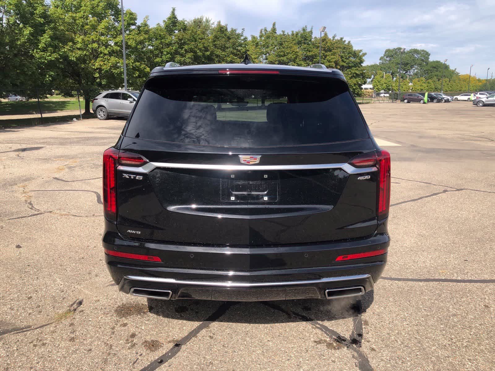 Used 2024 Cadillac XT6 Premium Luxury w/ Technology Package AWD/4WD image 4