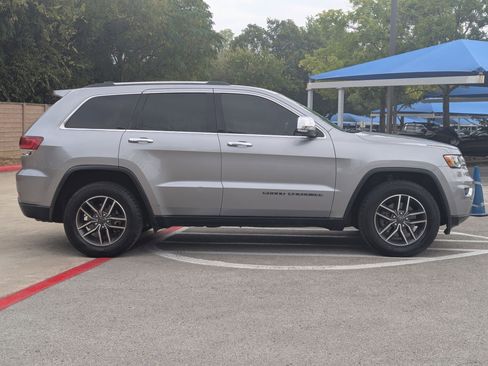 Used 2020 Jeep Grand Cherokee Limited image 3